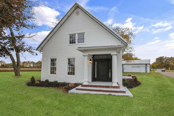 5.68 Acres of Residential Land with Home for Sale in Mount Vernon, Ohio