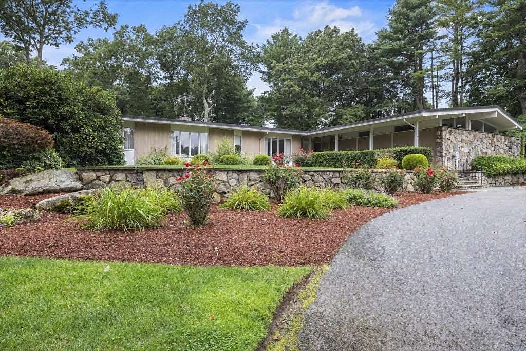 1.73 Acres of Residential Land with Home for Sale in Brockton, Massachusetts