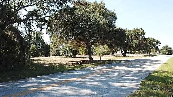 2 Acres of Residential Land for Sale in Umatilla, Florida