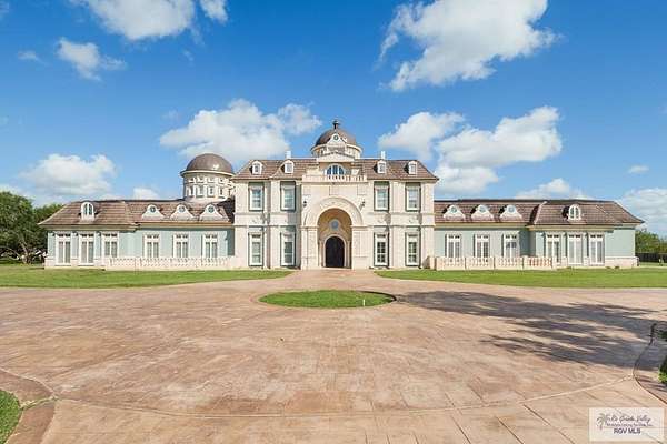 8.5 Acres of Residential Land with Home for Sale in Harlingen, Texas