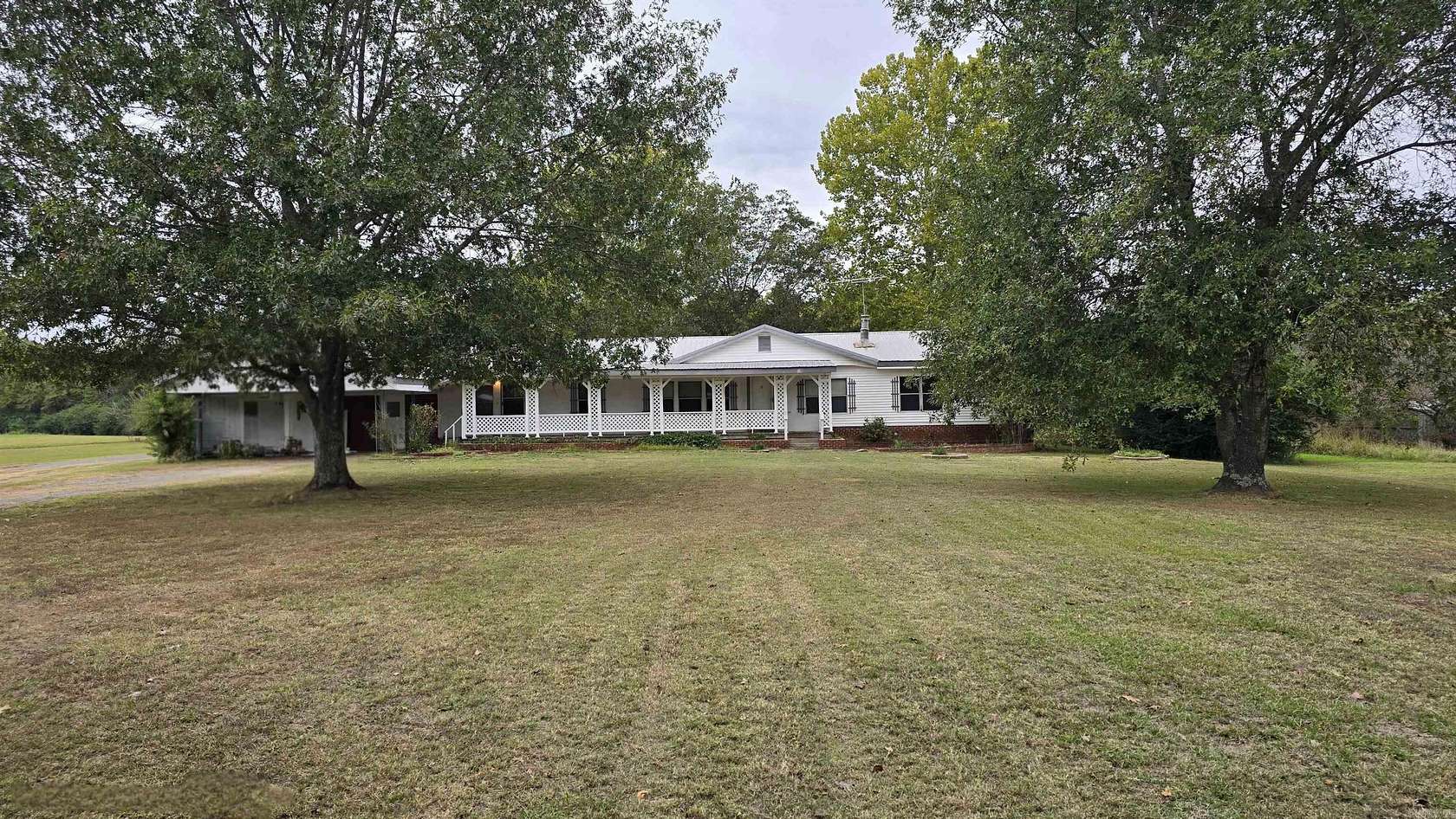 1.75 Acres of Residential Land with Home for Sale in Austin, Arkansas