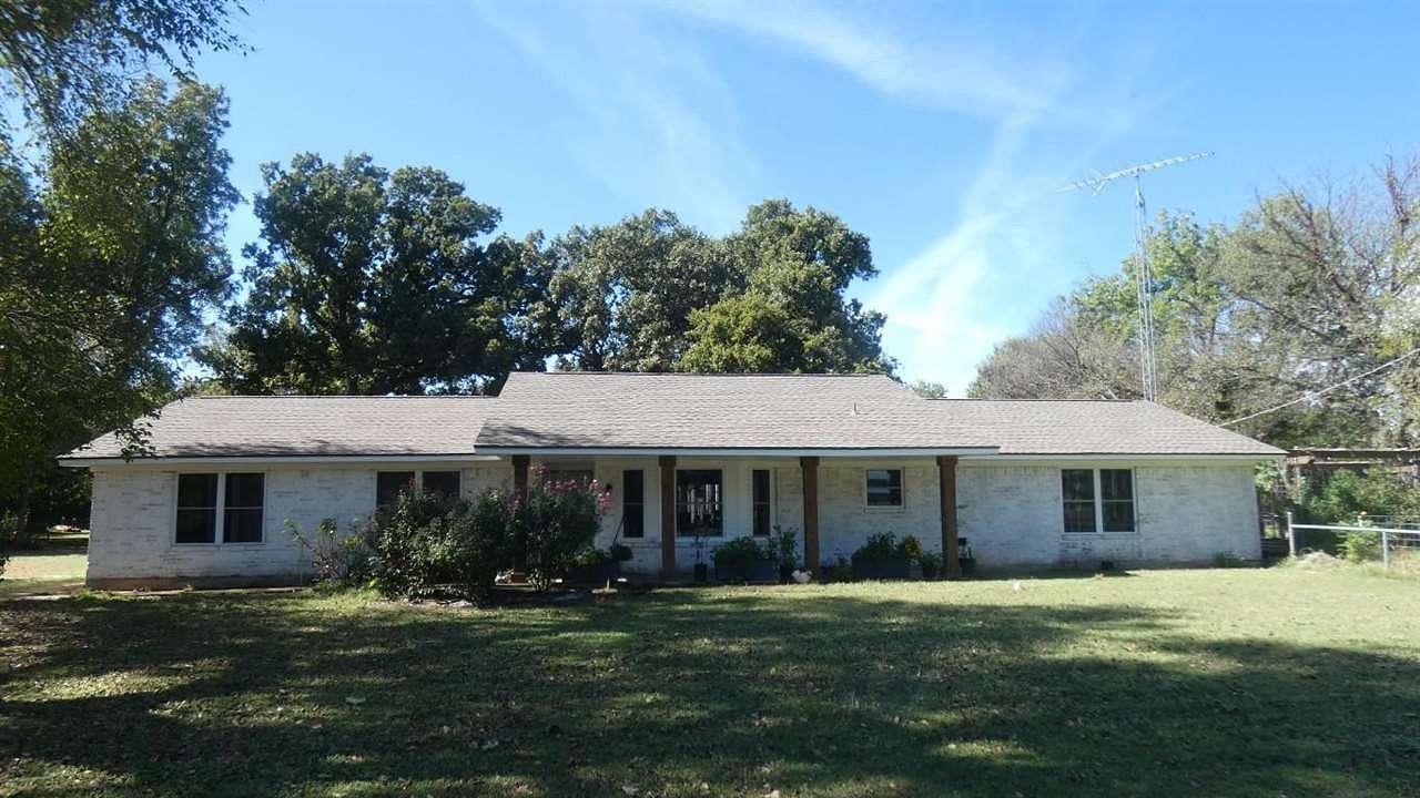 13 Acres of Land with Home for Sale in Elgin, Oklahoma