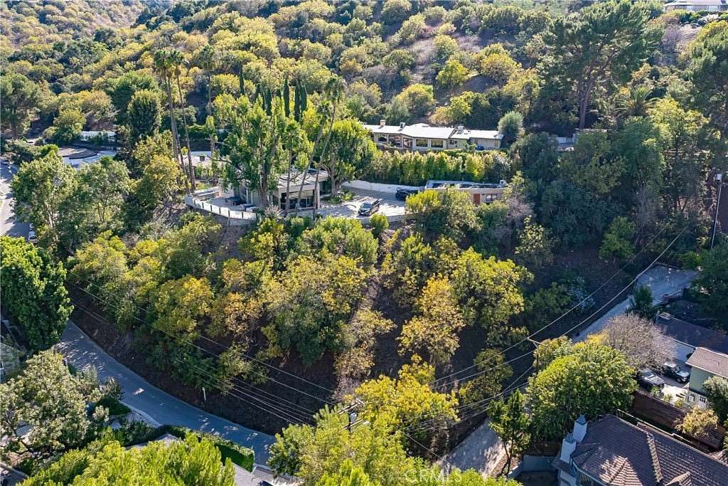 0.32 Acres of Residential Land for Sale in Sherman Oaks, California
