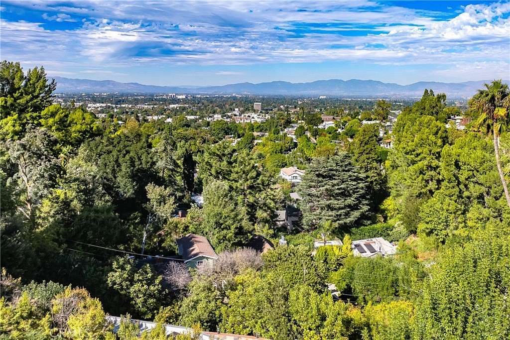 0.32 Acres of Residential Land for Sale in Sherman Oaks, California