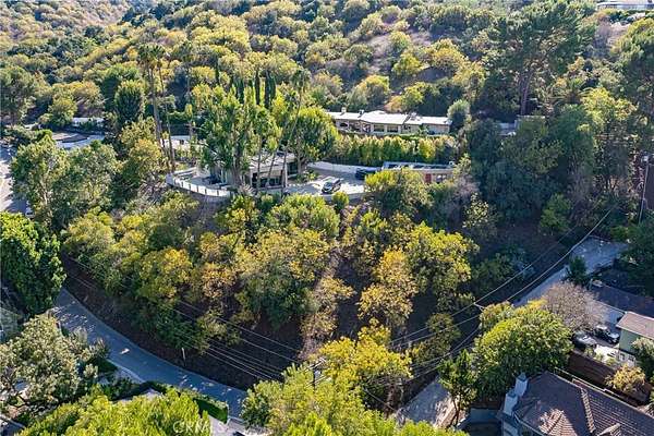 0.32 Acres of Residential Land for Sale in Sherman Oaks, California