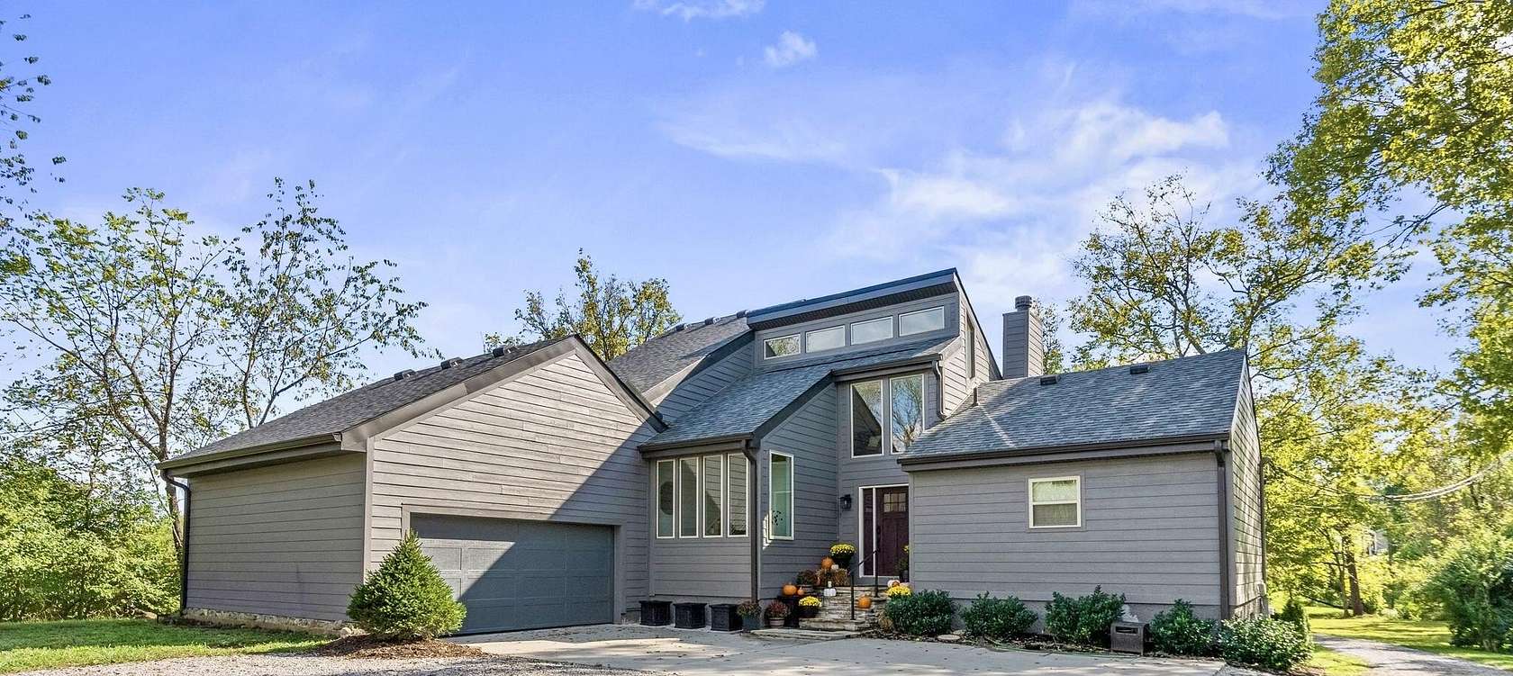 4.55 Acres of Residential Land with Home for Sale in Nicholasville, Kentucky