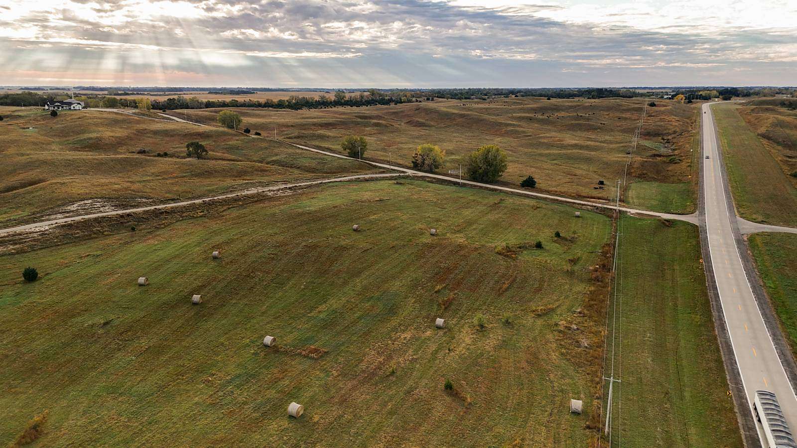 6 Acres of Residential Land for Sale in St. Paul, Nebraska