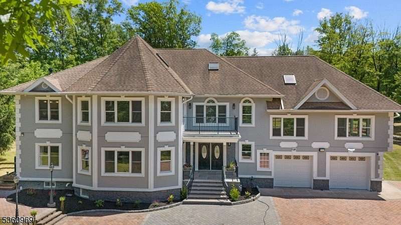 2.5 Acres of Land with Home for Sale in Kinnelon, New Jersey