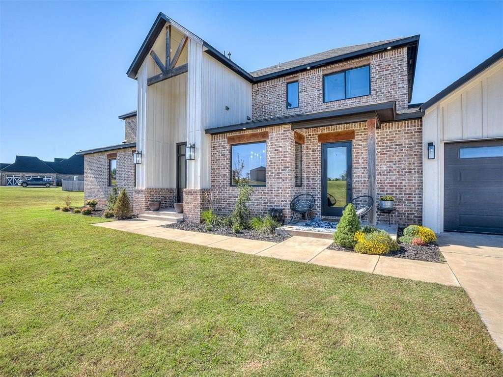 1.67 Acres of Residential Land with Home for Sale in Blanchard, Oklahoma