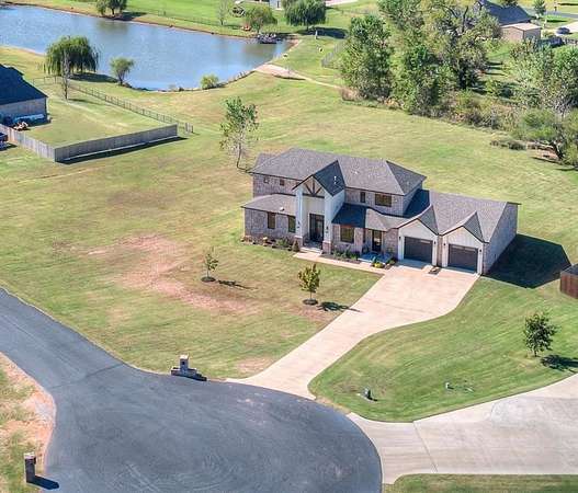 1.67 Acres of Residential Land with Home for Sale in Blanchard, Oklahoma