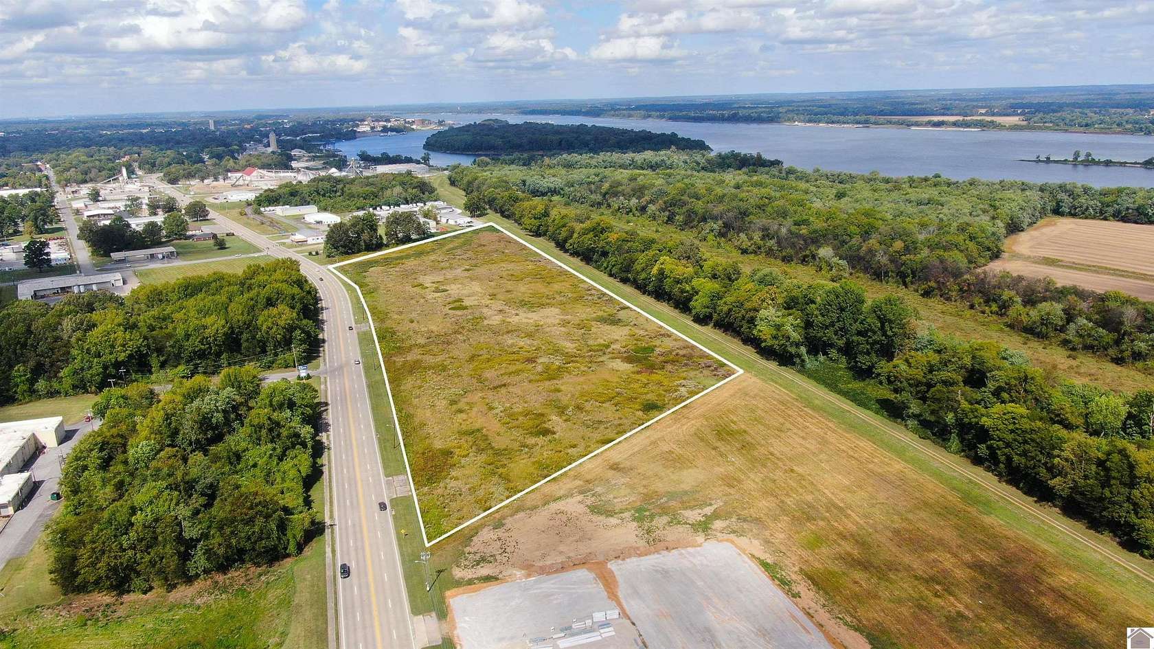16.5 Acres of Commercial Land for Sale in Paducah, Kentucky