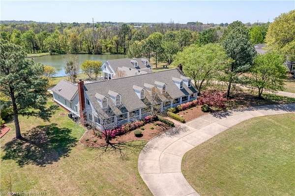 5 Acres of Residential Land with Home for Sale in Fort Smith, Arkansas