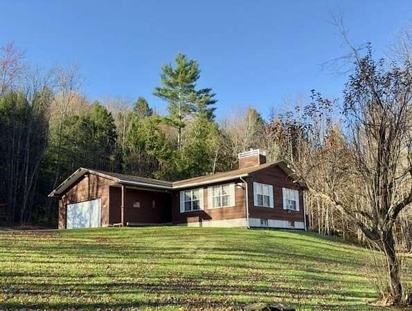 5.47 Acres of Residential Land with Home for Sale in Richmond, Vermont