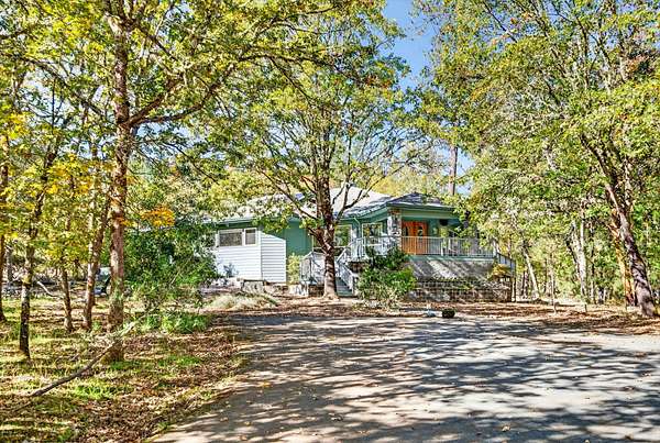 3.16 Acres of Residential Land with Home for Sale in Grants Pass, Oregon