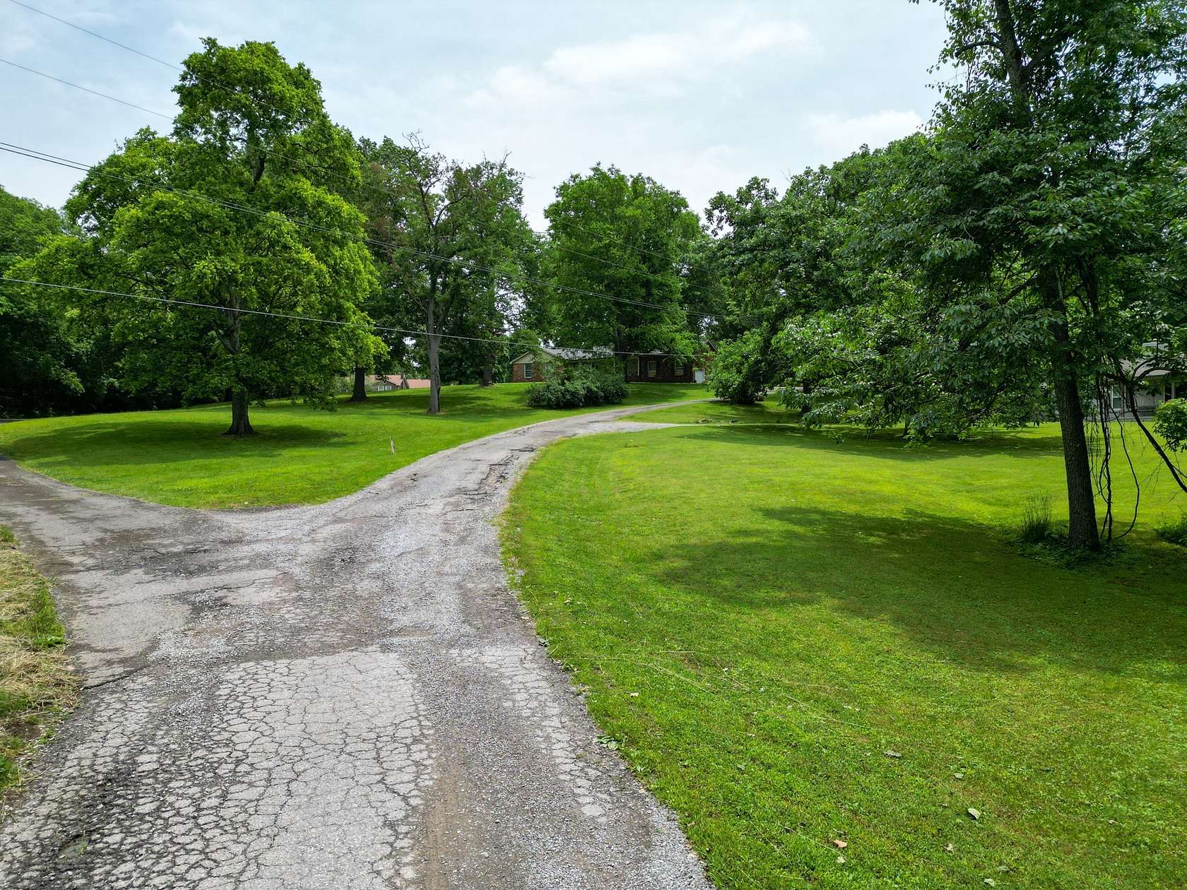 9.5 Acres of Land for Sale in Hendersonville, Tennessee