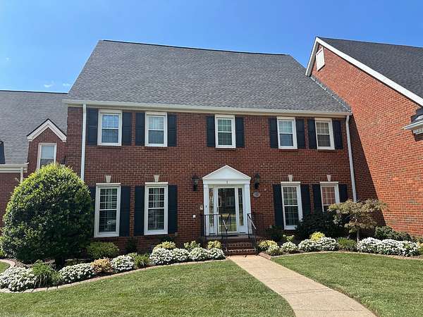 0.24 Acres of Residential Land with Home for Auction in Hendersonville, Tennessee