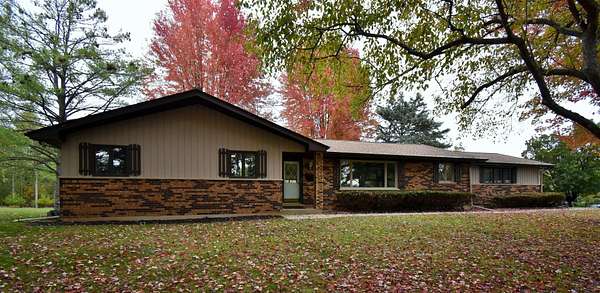 5 Acres of Residential Land with Home for Sale in Wonder Lake, Illinois