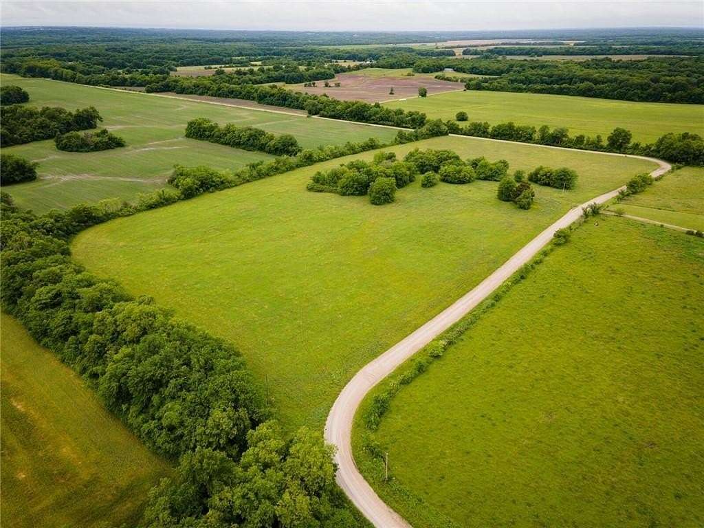 20 Acres of Agricultural & Residential Land for Sale in Creighton, Missouri