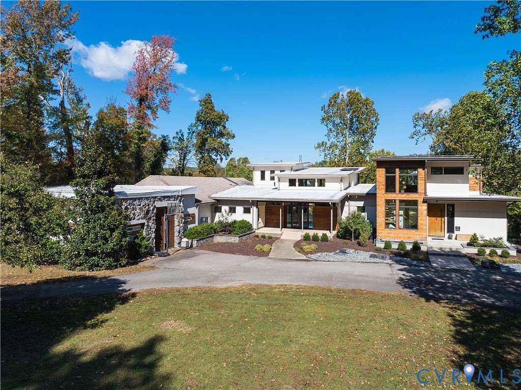 2 Acres of Residential Land with Home for Sale in Richmond, Virginia