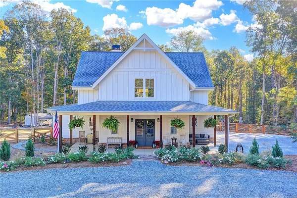 1.74 Acres of Residential Land with Home for Sale in Jefferson, Georgia