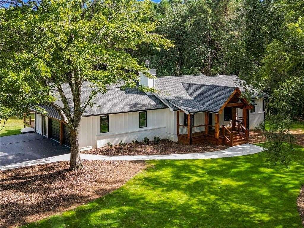 2.88 Acres of Residential Land with Home for Sale in Dallas, Georgia