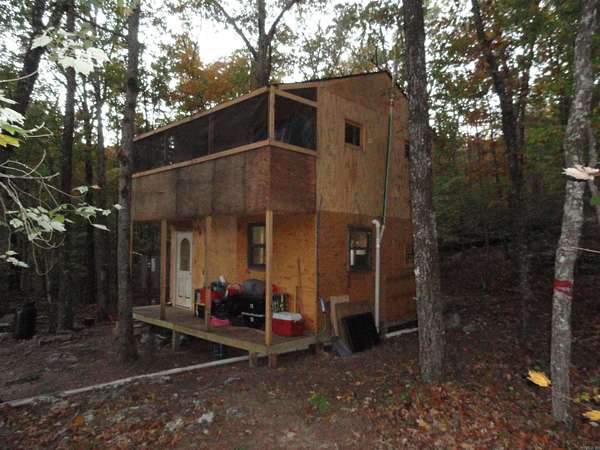 10 Acres of Recreational Land with Home for Sale in Leslie, Arkansas