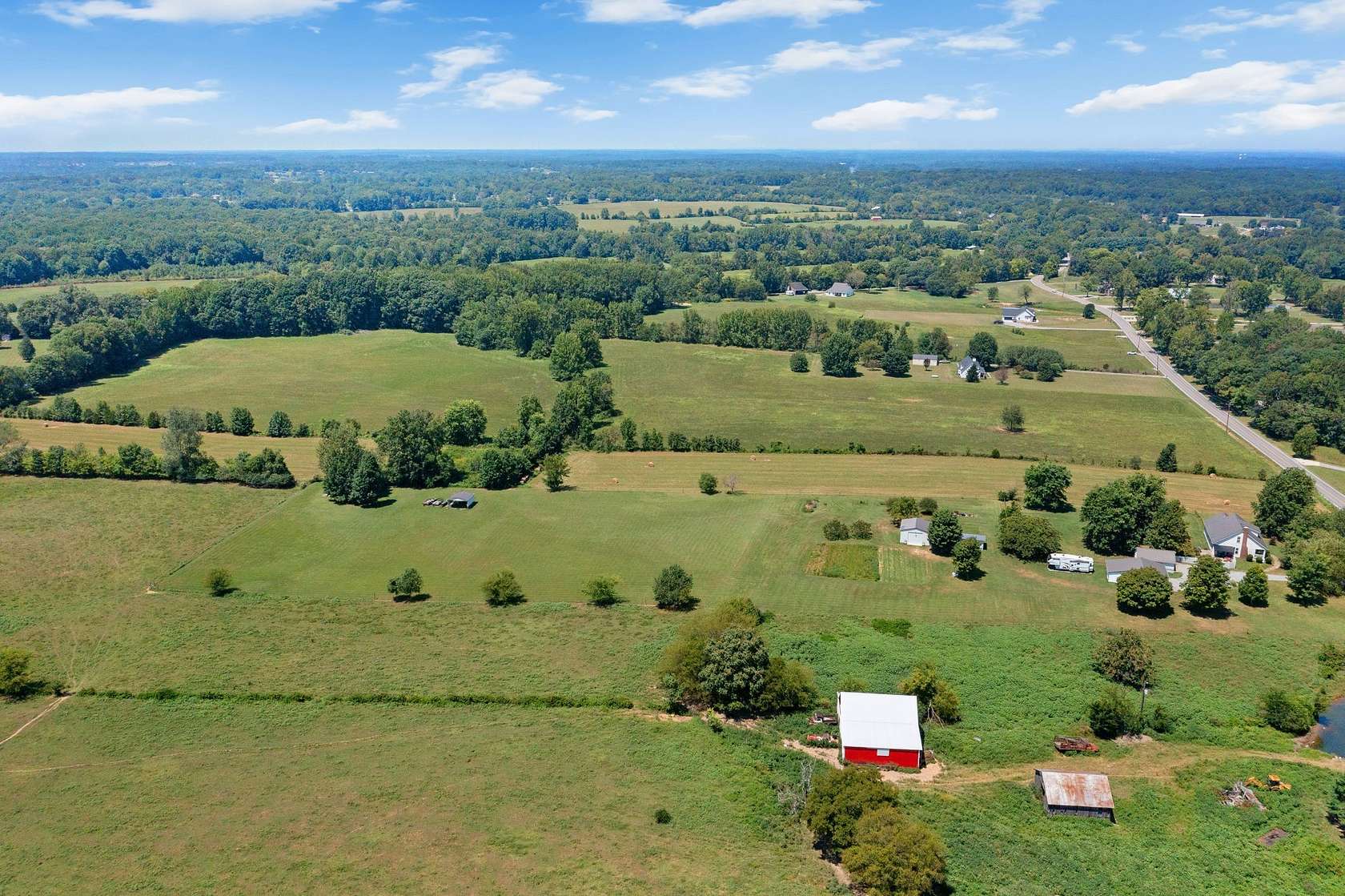 7 Acres of Land for Sale in Cottontown, Tennessee