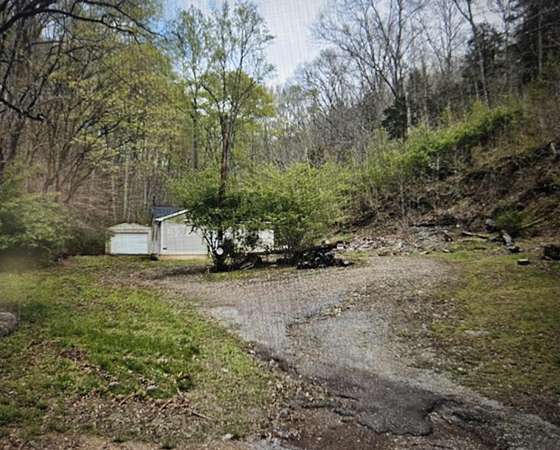 2 Acres of Residential Land with Home for Sale in Nashville, Tennessee