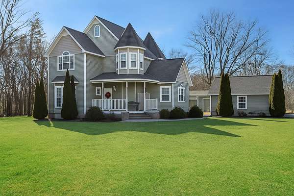 4.5 Acres of Residential Land with Home for Sale in Hillsboro, Tennessee