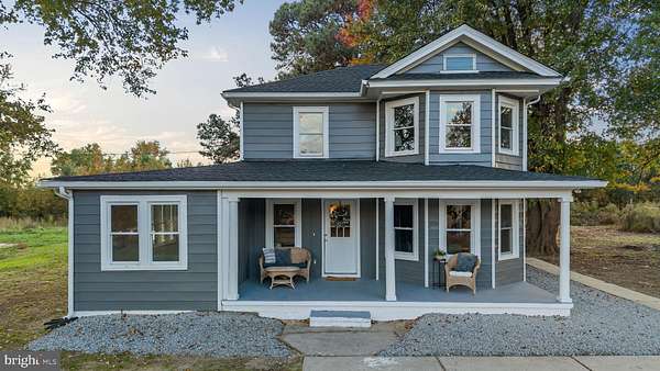 2 Acres of Residential Land with Home for Sale in Tappahannock, Virginia