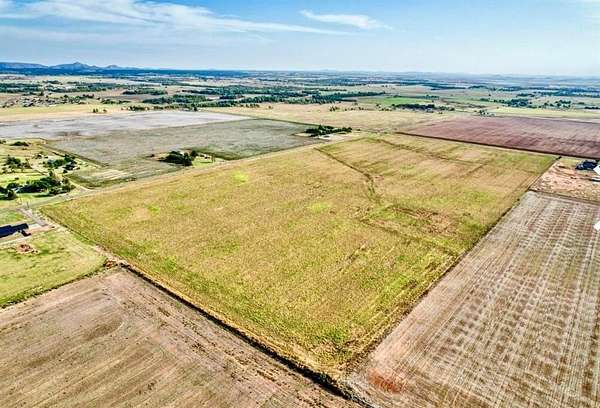 10 Acres of Land for Sale in Altus, Oklahoma
