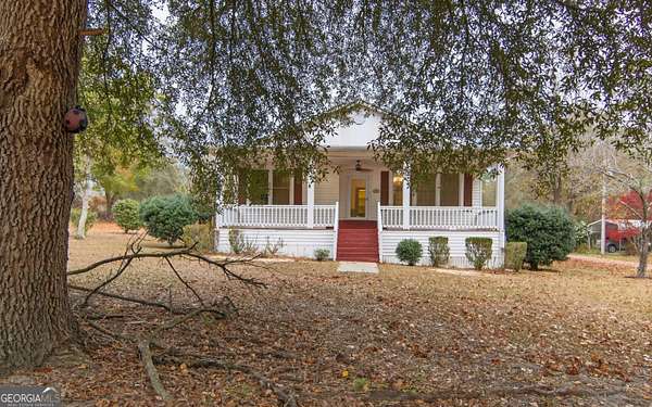 5 Acres of Residential Land with Home for Sale in Pembroke, Georgia