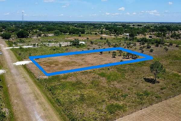 1.25 Acres of Residential Land for Sale in Okeechobee, Florida