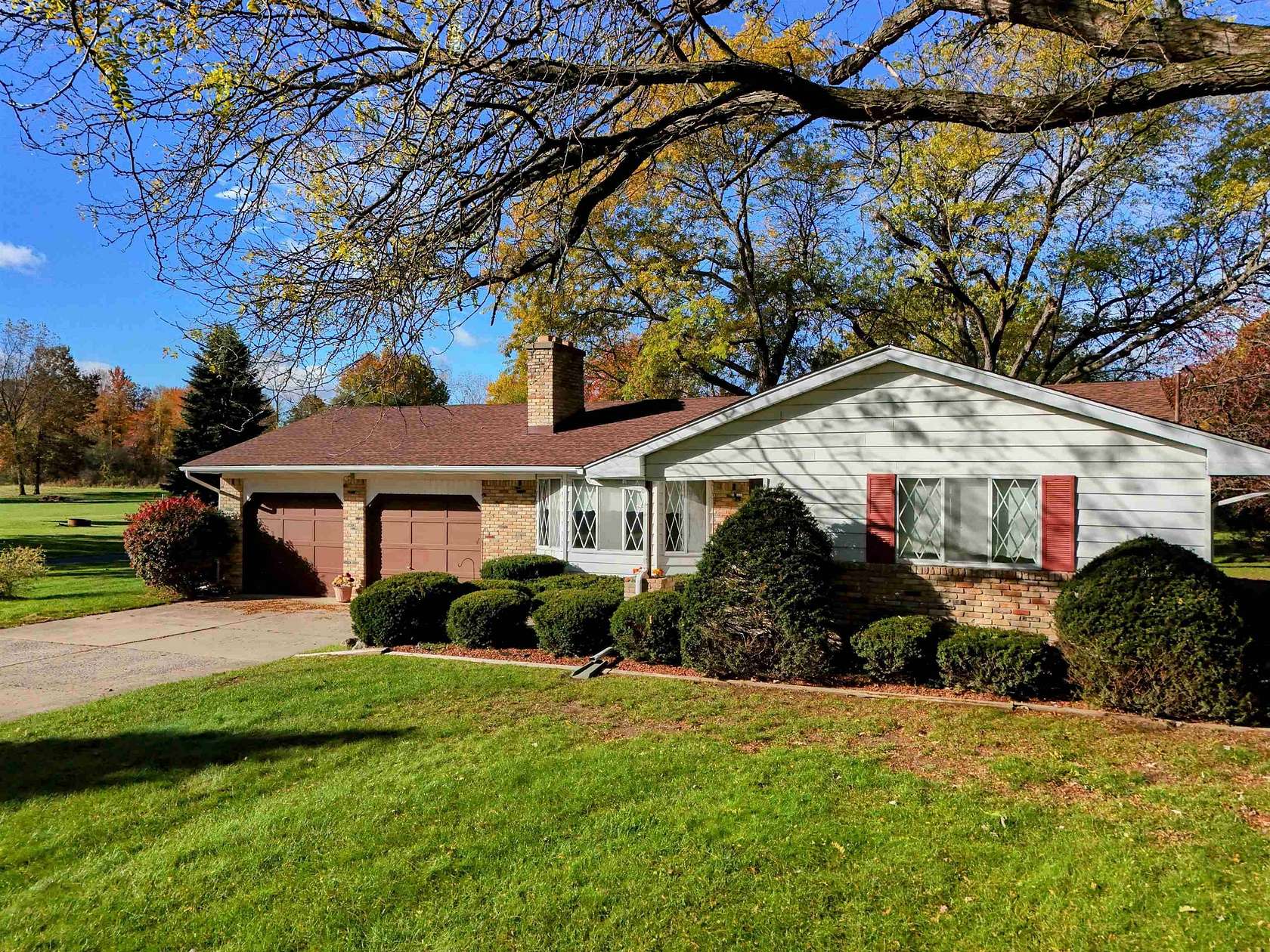 2.75 Acres of Residential Land with Home for Sale in Birch Run, Michigan