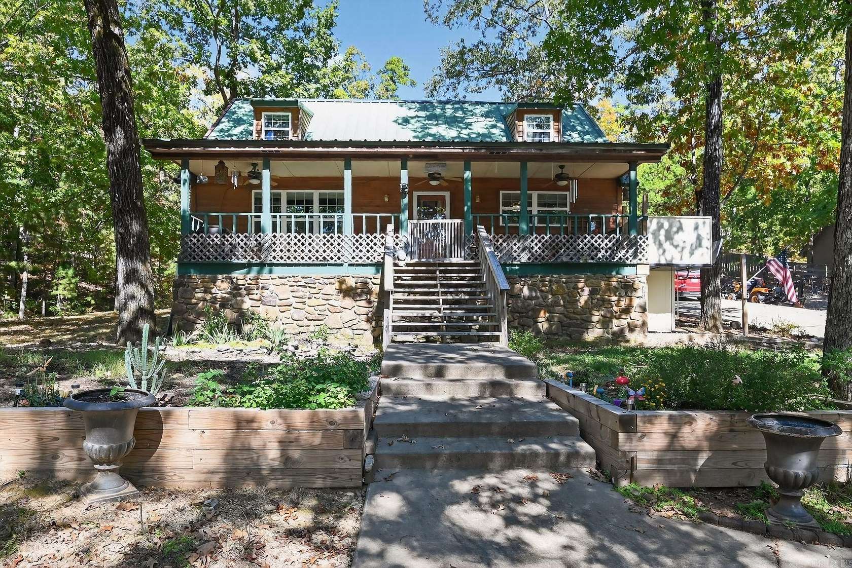 5.57 Acres of Residential Land with Home for Sale in Little Rock, Arkansas