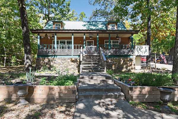 5.57 Acres of Residential Land with Home for Sale in Little Rock, Arkansas