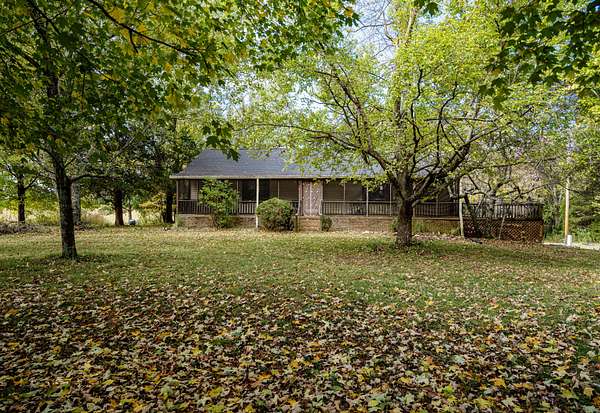 6.2 Acres of Residential Land with Home for Sale in Bethpage, Tennessee