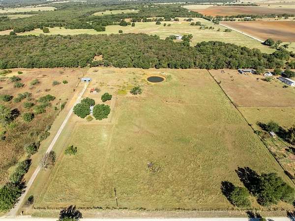 10 Acres of Land with Home for Sale in Itasca, Texas