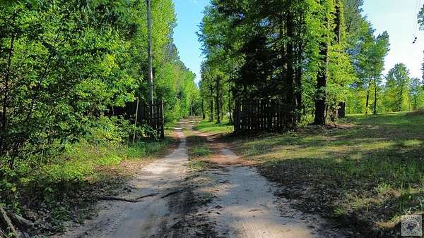 12.5 Acres of Land with Home for Sale in Texarkana, Arkansas