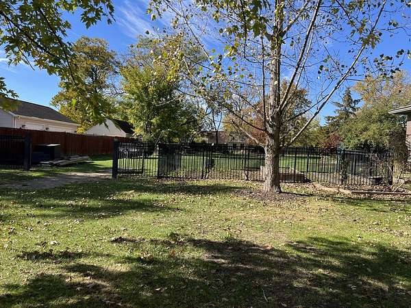 0.37 Acres of Residential Land for Sale in Downers Grove, Illinois