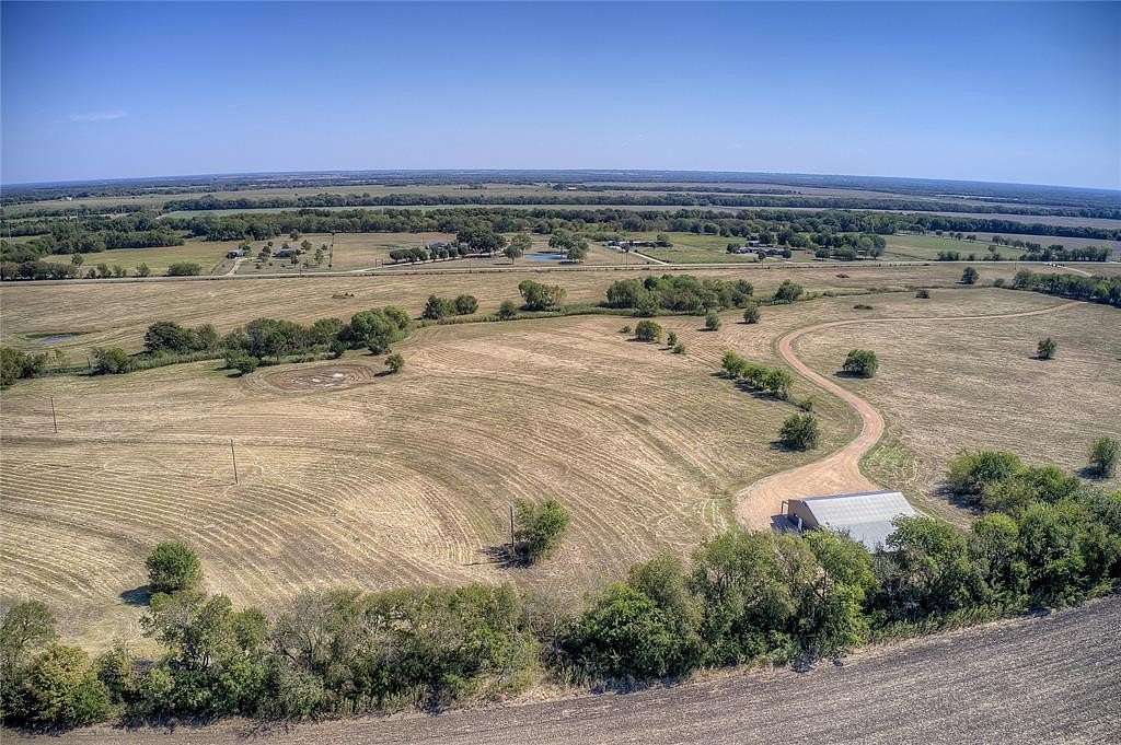 10 Acres of Land for Sale in Wolfe City, Texas