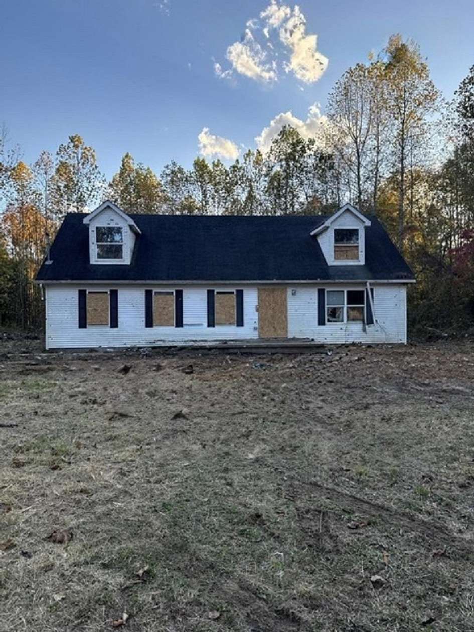 5 Acres of Residential Land with Home for Sale in Ironton, Ohio