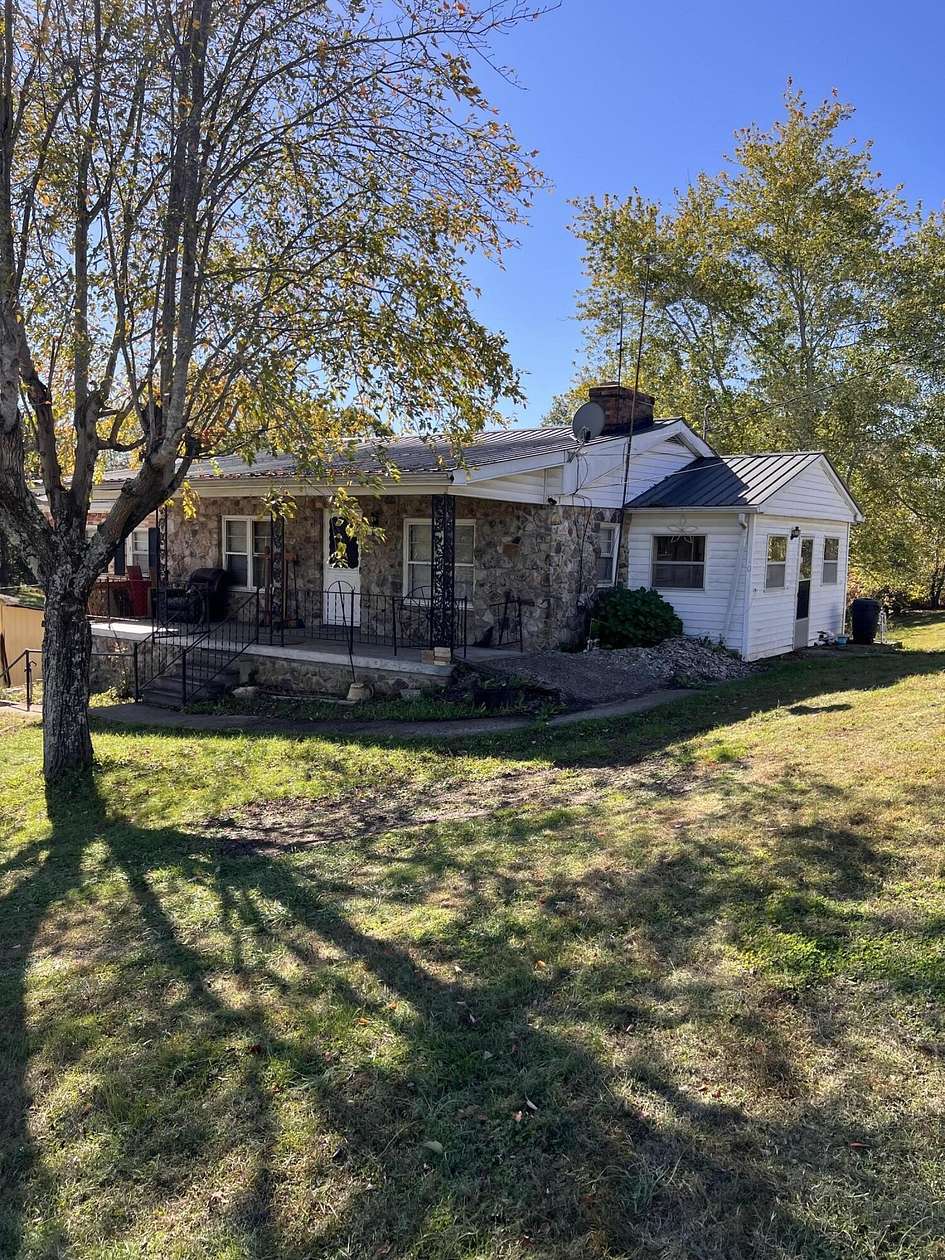 2 Acres of Residential Land with Home for Sale in Clay City, Kentucky