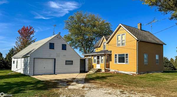 5.26 Acres of Residential Land with Home for Sale in Hampton, Iowa