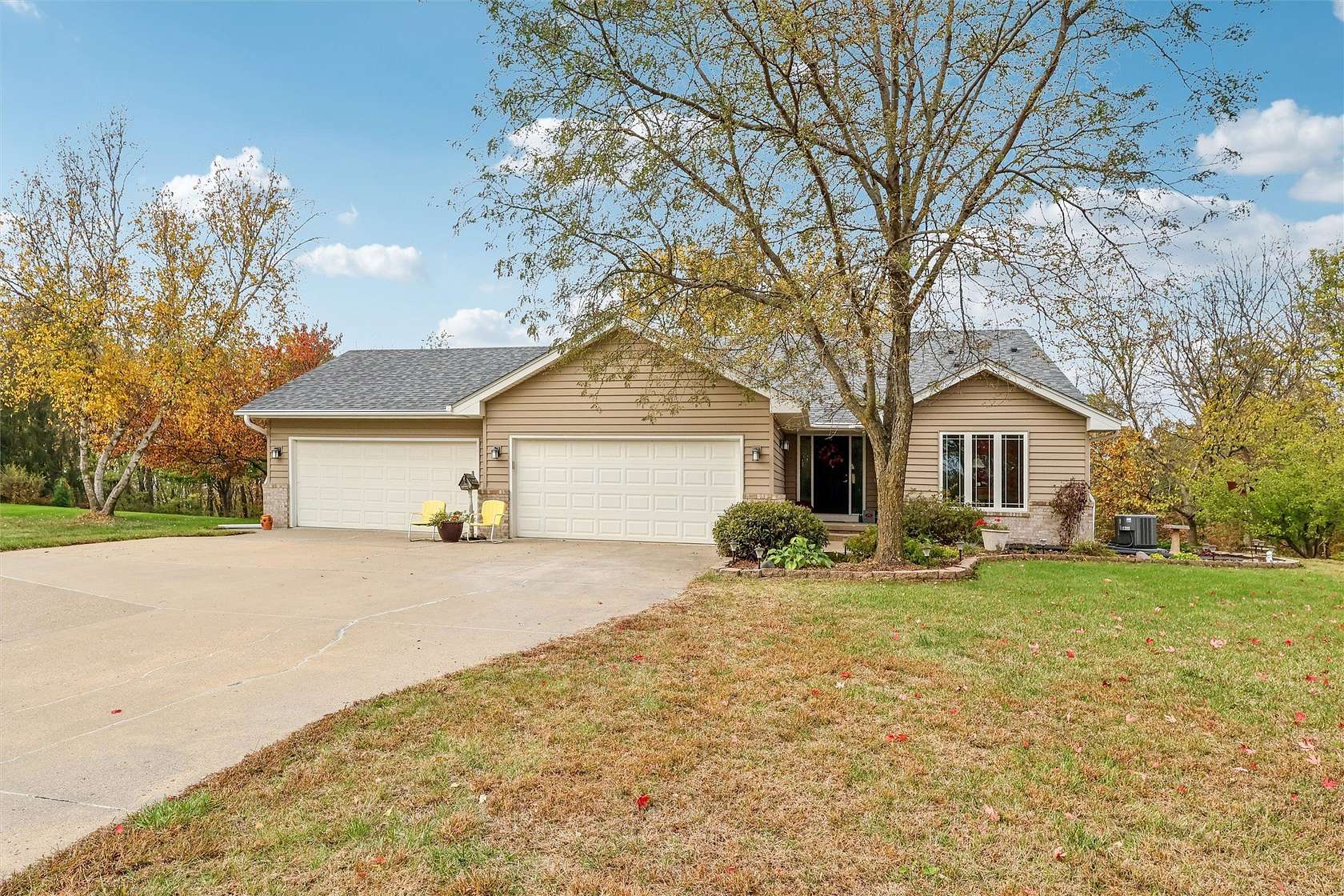 4.67 Acres of Residential Land with Home for Sale in Indianola, Iowa