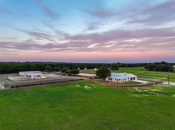 16 Acres of Land with Home for Sale in Athens, Texas