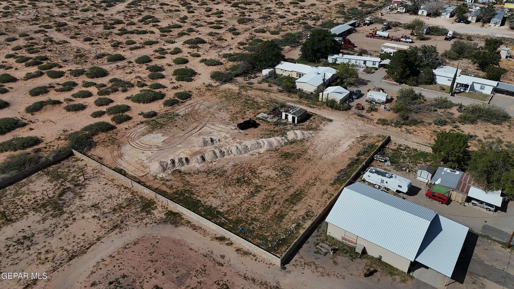 1.18 Acres of Mixed-Use Land for Sale in El Paso, Texas