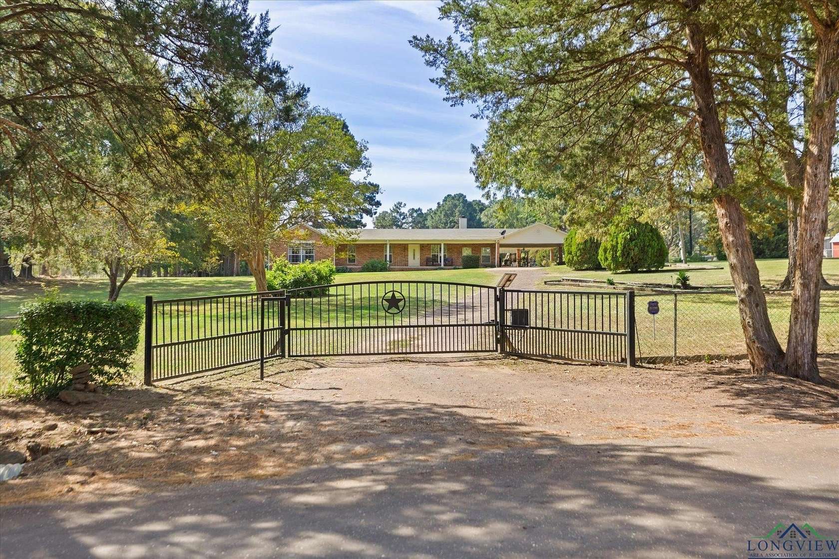 3.39 Acres of Residential Land with Home for Sale in Longview, Texas