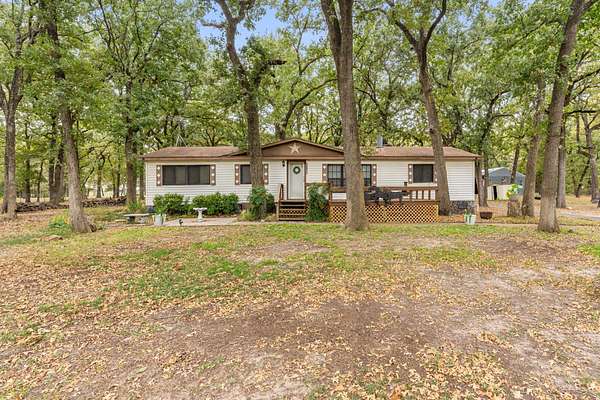 4.47 Acres of Land with Home for Sale in Kemp, Texas