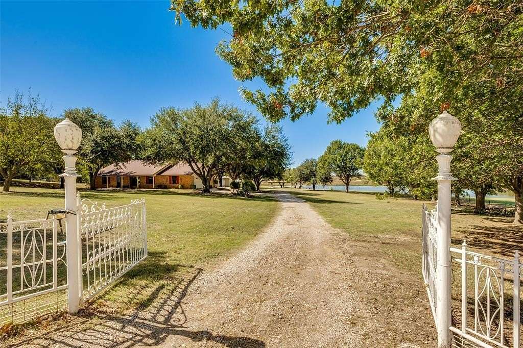 5.6 Acres of Residential Land with Home for Sale in Denton, Texas